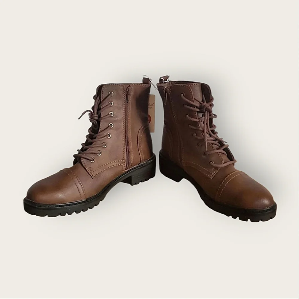 NWT Universal Thread Faux Leather Combat Boots - Picture 5 of 8